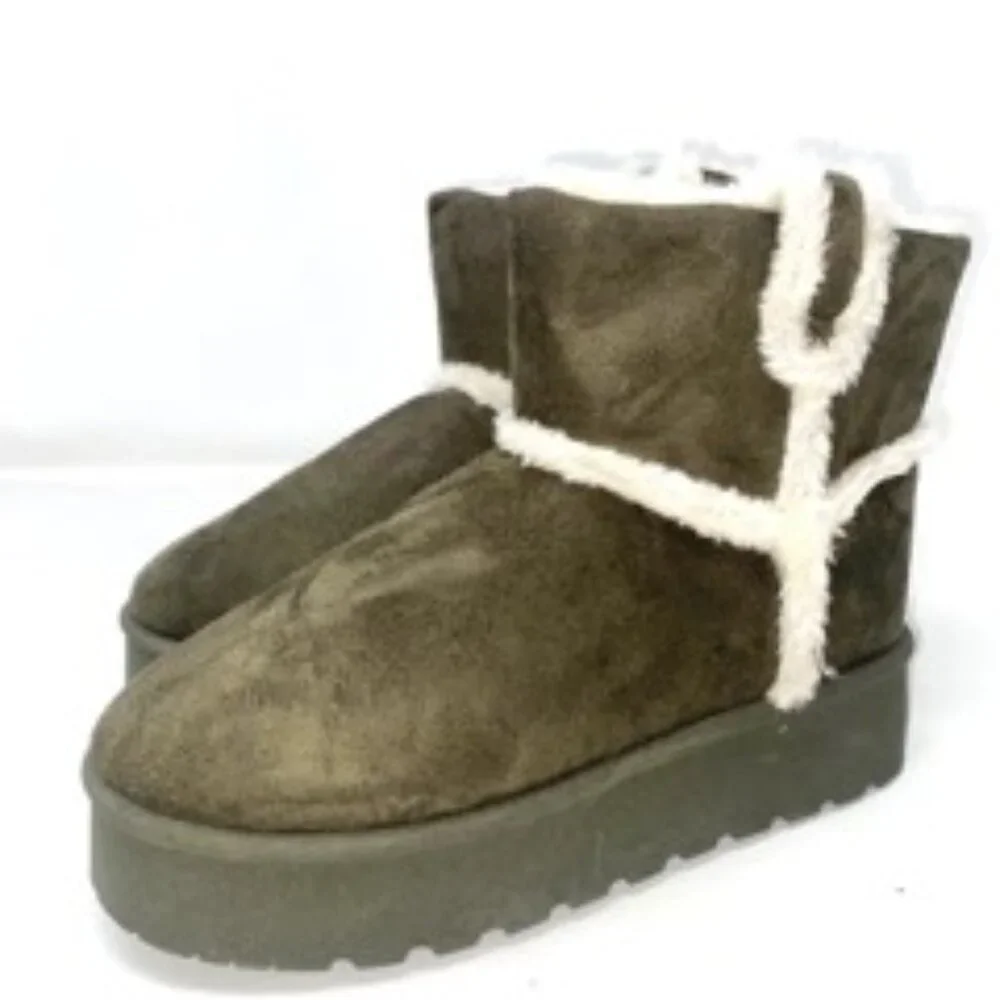 Love83 LM-11937-OL Platform Short Ankle Booties Faux Fur Olive Green Size 8